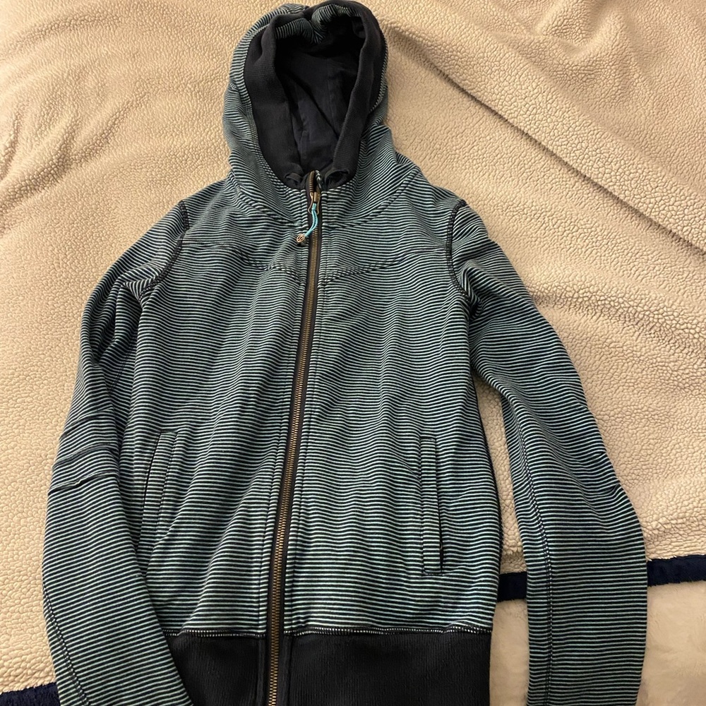 Womens lulu lemon zip up sweat shirt